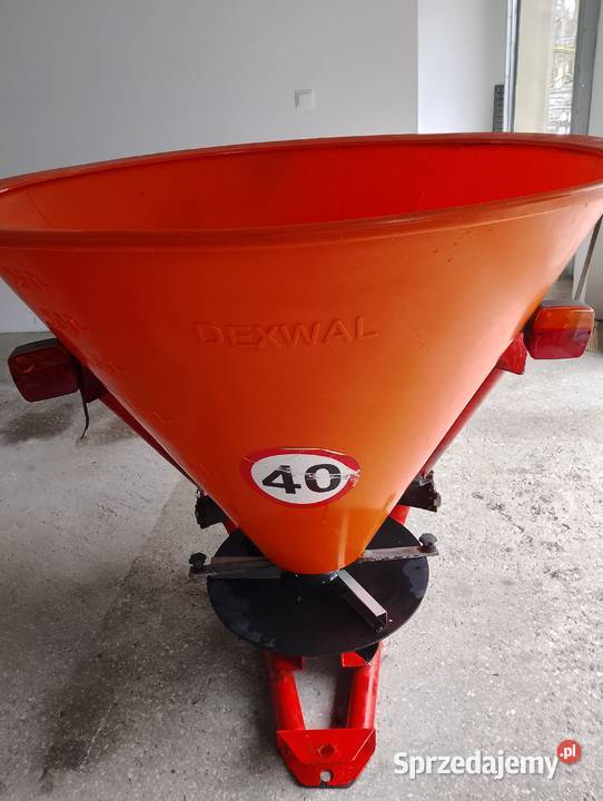 Rozsiewacz do nawozu lejek nieuszkodzony Maszyny rolnicze Chwaścice