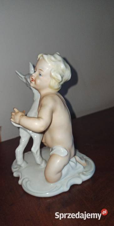Figurka chłopca z koziołkiem Wiekowa figurka sprzedam