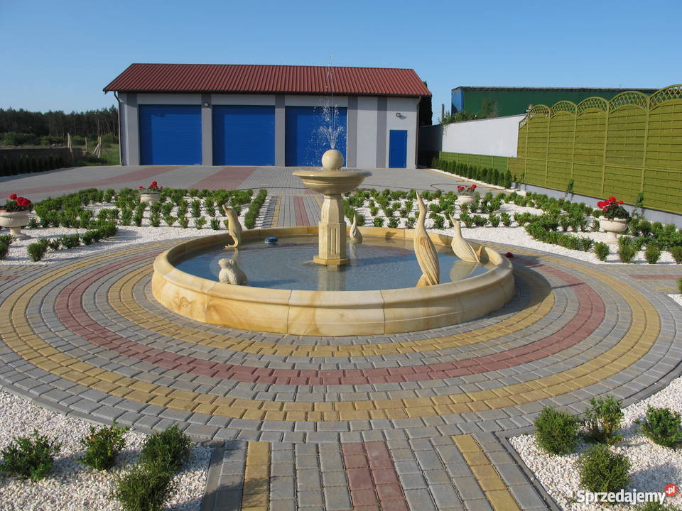 piękna i stylowa fontanna ogrodowa z piaskowca Kamienna Góra