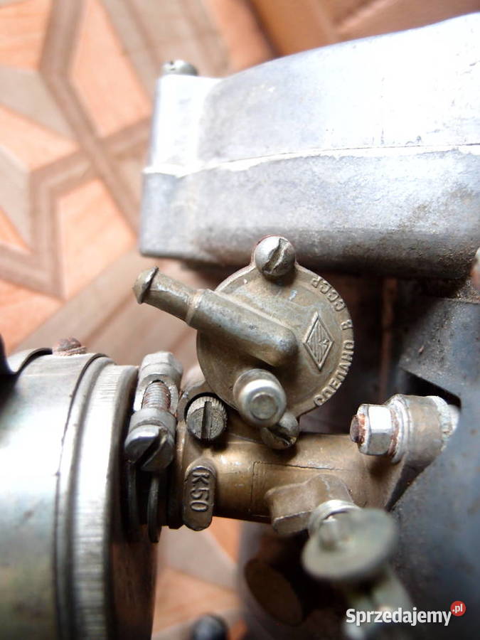 Mały radziecki silnik spalinowy Produkcja PRL