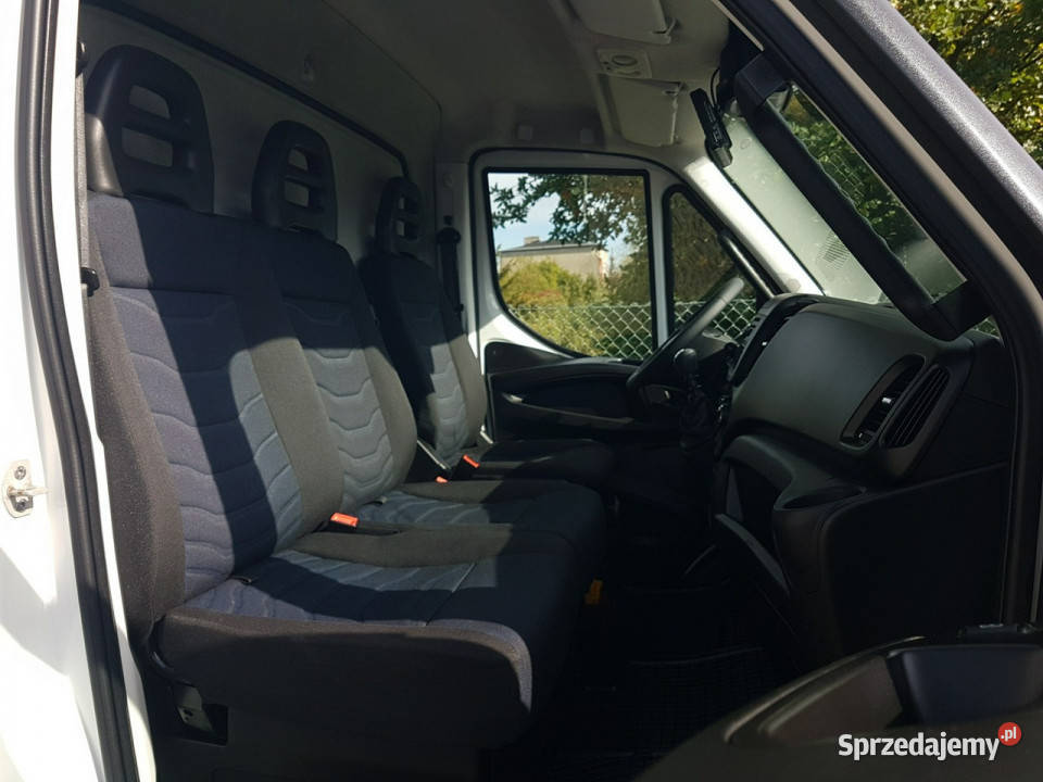 Iveco 70C18 WYWROTKA 3STRONNA KIPER 377x220 centralny zamek Poręba