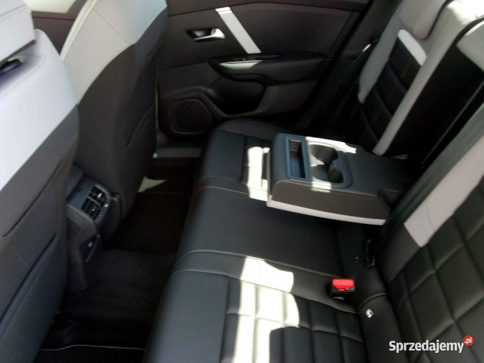 Citroen C4X 12 130 EAT8 Ubezpieczenie 1 8 lat Rok produkcji 2025 Krasne