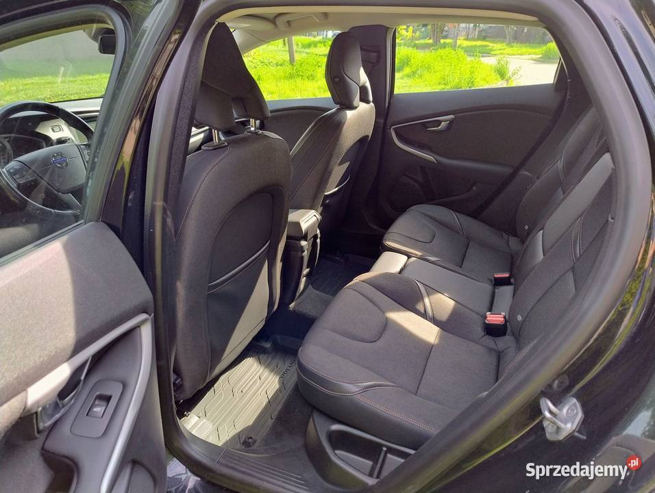 Sprzedam Volvo V40 Cross Country 2014 r Salon światła LED Łódź