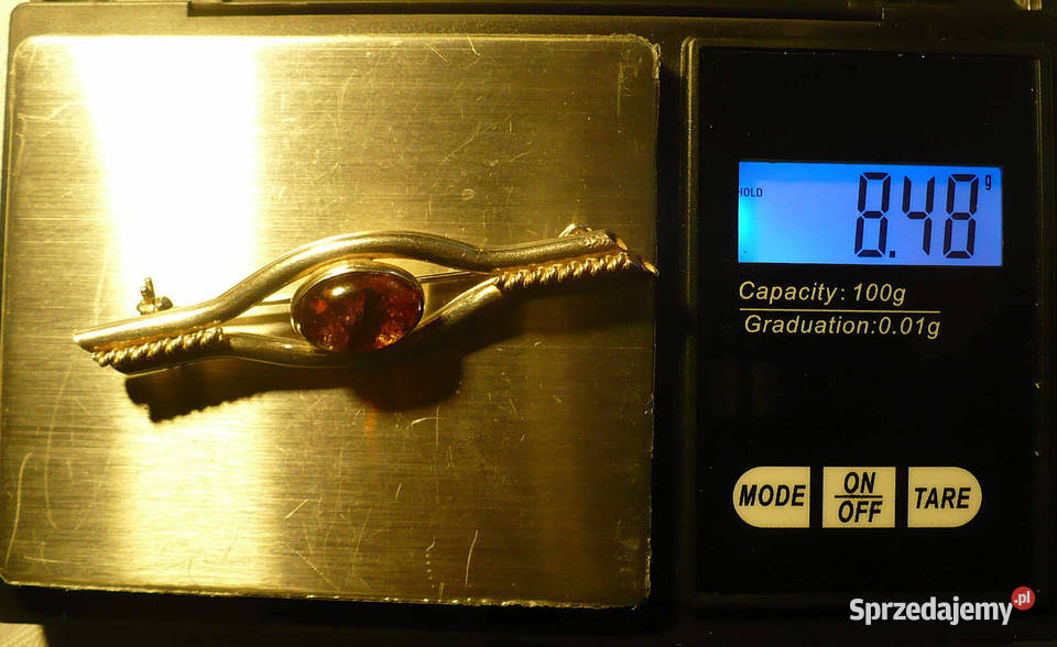 srebrna broszka z bursztynem Suwałki