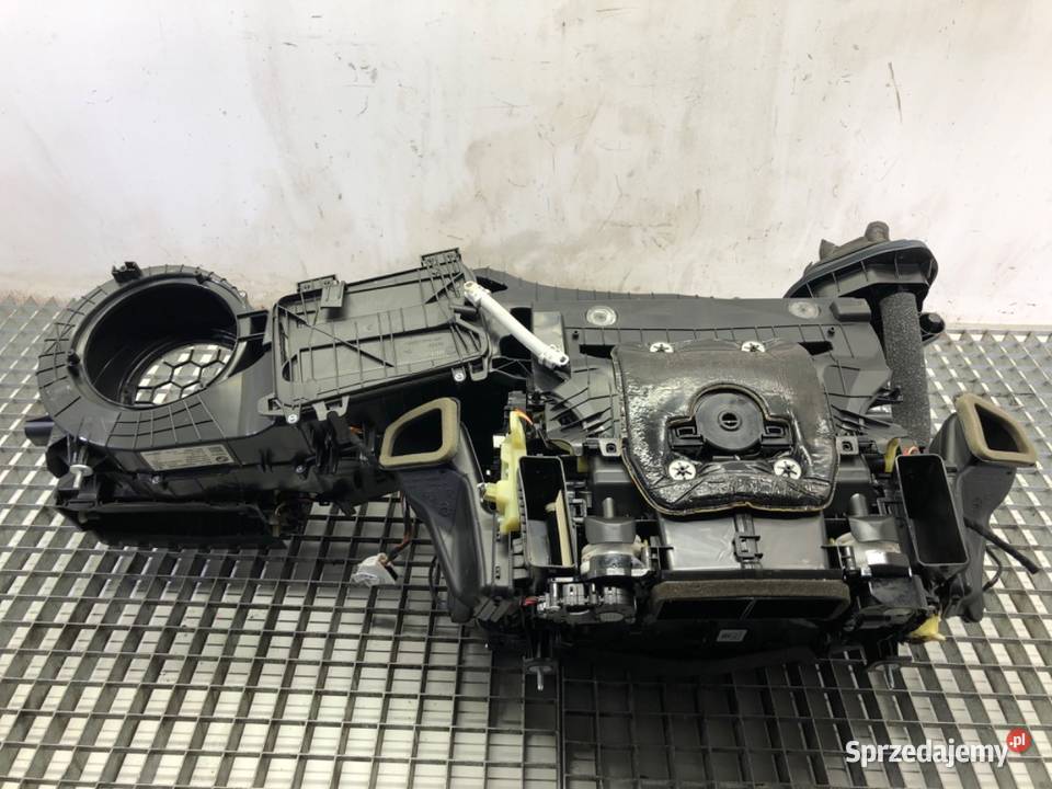 NAGRZEWNICA KOMPLETNA KOMBAJN BMW G30 6997030