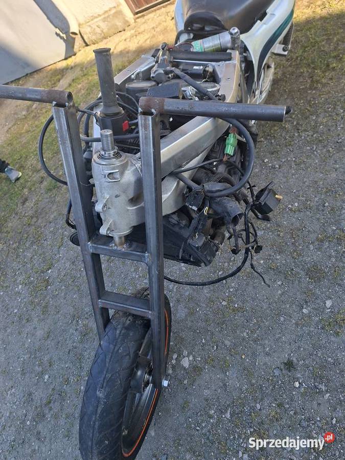 Suzuki gsxr 1100w na części zakup w całości Nidzica