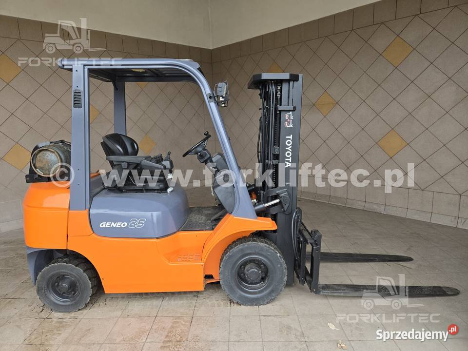 Wózek widłowy TOYOTA 7FGF25 triplex 2500 TOYOTA śląskie Lędziny