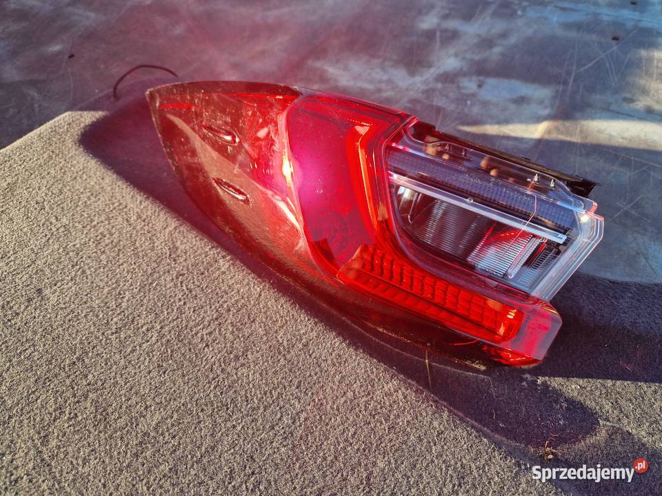 Toyota Corolla E210 E21 sedan lampa tył nowa ORG Lampy tylne podkarpackie Mielec sprzedam