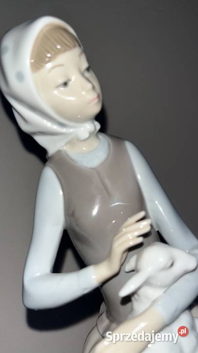 Figurka Dziewczyny z owieczką i taczką pełną Porcelana i szkło Gdańsk
