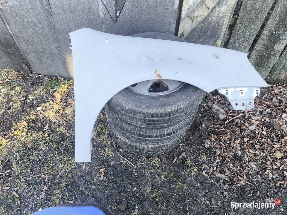 Błotnik prawy VW golf 5 50 zl Karoseria Kruszwica