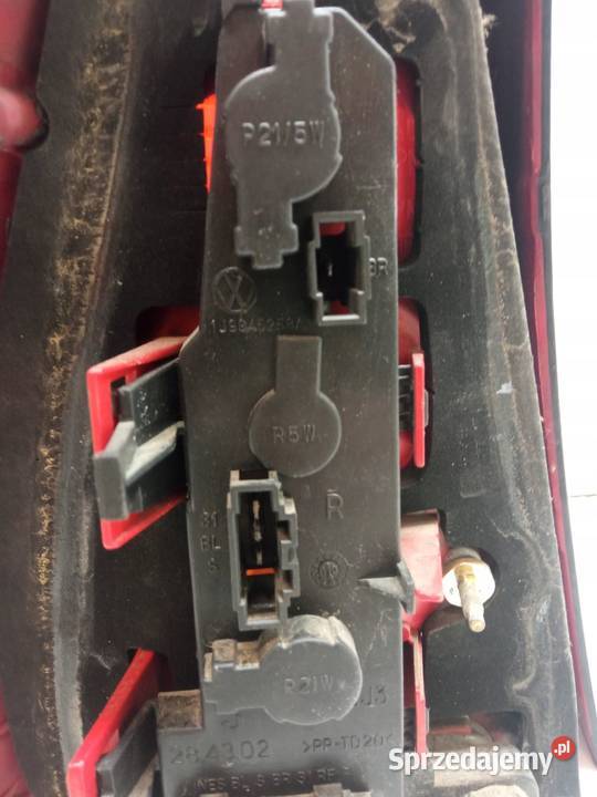 LAMPA TYŁ PRAWA KOMBI 1J9945075P VW Volkswagen osobowe świętokrzyskie