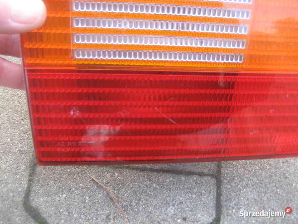 vw passat b4 kombi 9496r lampa tył prawa w klapę wielkopolskie Rakoniewice