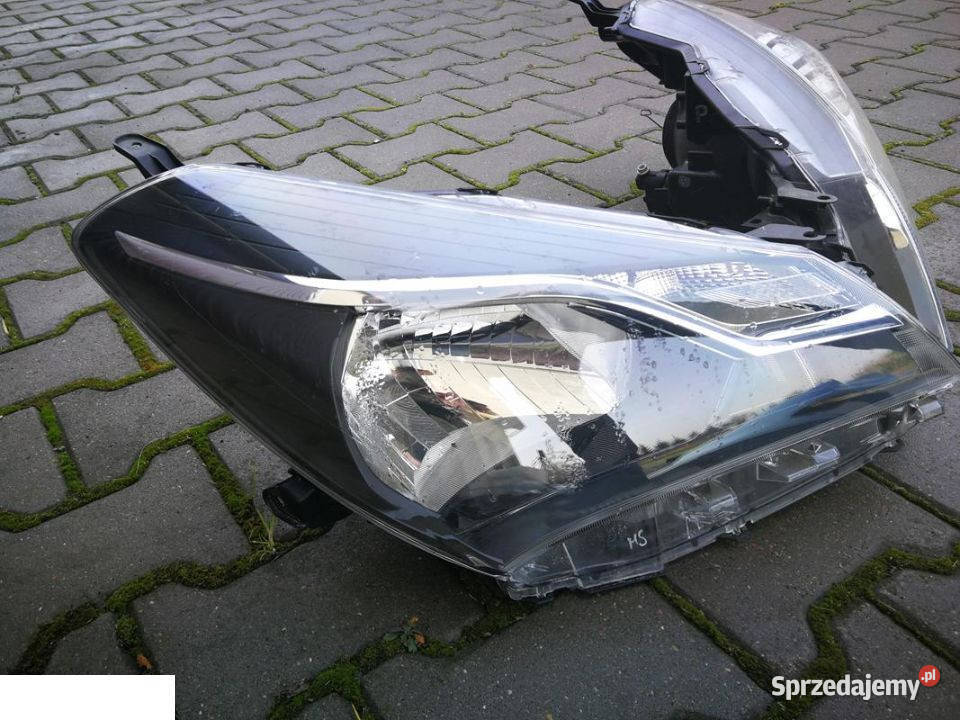 TOYOTA YARIS III LIFT REFLEKTOR lubelskie Kozubszczyzna