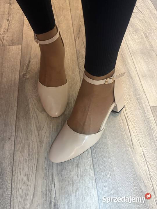 40 Beżowe czółenka wieczorowe z zapięciem Nowe Kraków