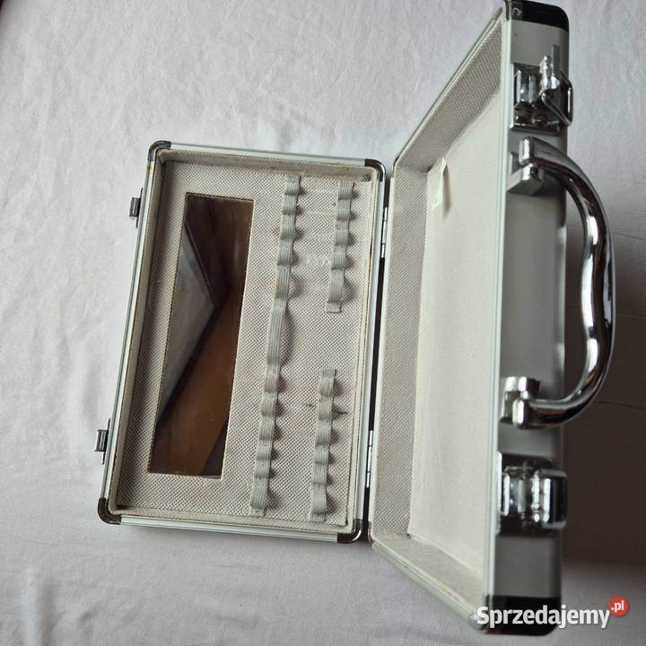 Kuferek kosmetyczny na pędzle i kosmetyki Brzesko sprzedam