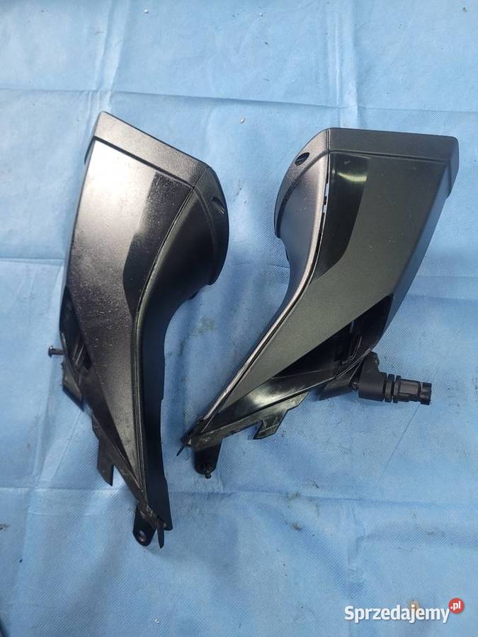 Aprilia TUONO V4 1100 wlot powietrza dolot