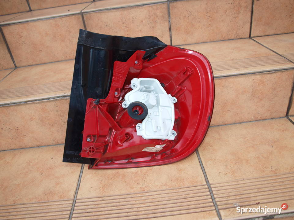 Mercedes GLA X156 W156 lampa lewa tył zwykła Kalisz