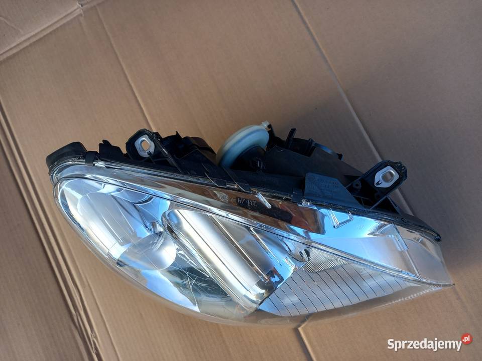 Mercedes W245 Klasa B prawa lampa przód