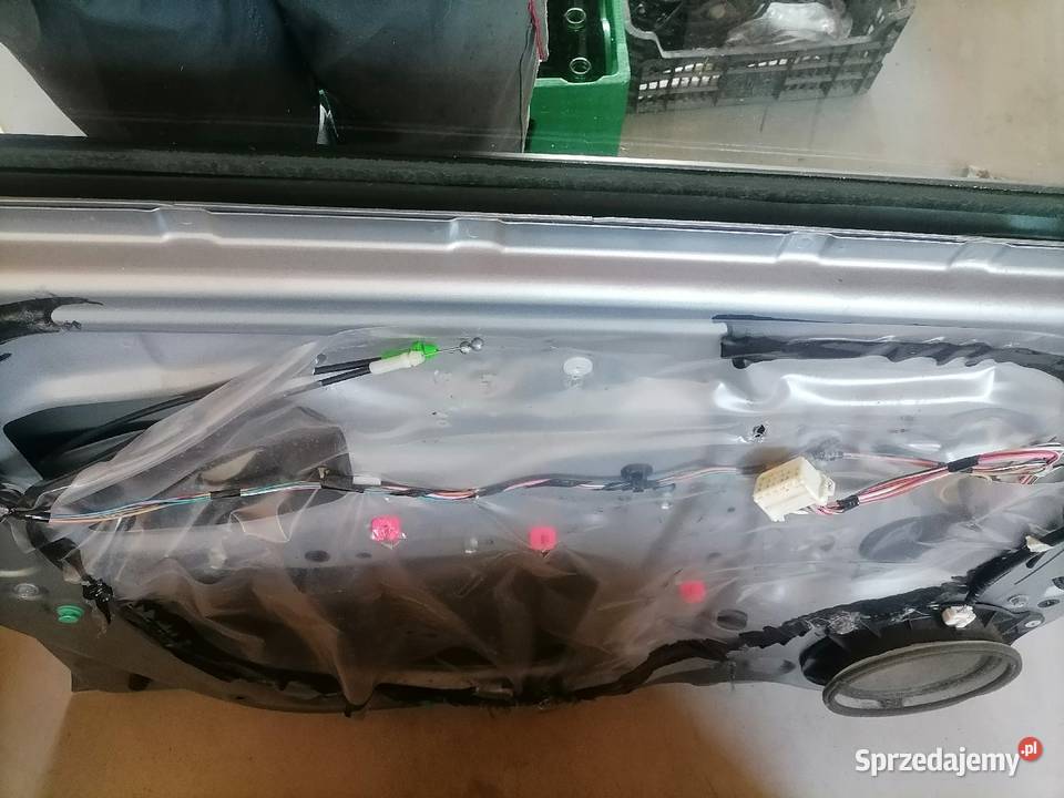 Drzwi przód lewe toyota Yaris 07 kolor 1F8 Drzwi Łatanice