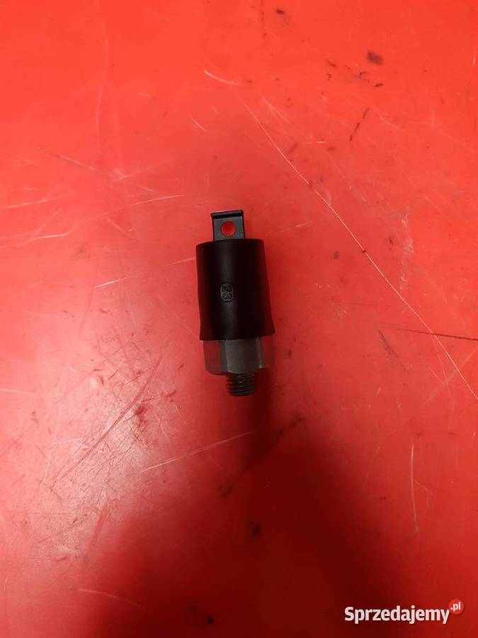 82031395 Czujnik ciśnienia skrzyni biegów CNH