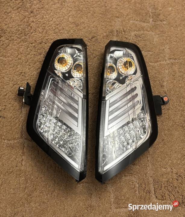Lampy tylne tył srebrne chrom diodowe LED SONAR Części samochodowe śląskie