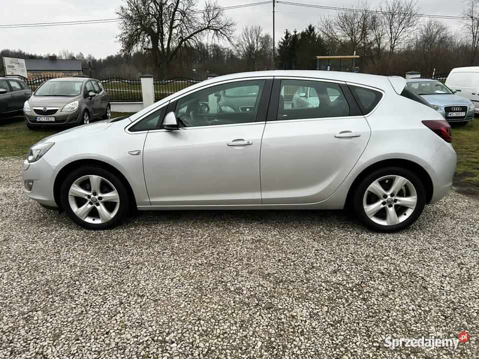 Opel Astra Cosmo J 20092019 reflektory ksenonowe mazowieckie Nowe Iganie sprzedam