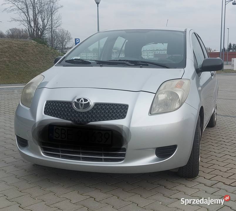 Toyota Yaris srebrna rocznik 2005 stan śląskie Czeladź