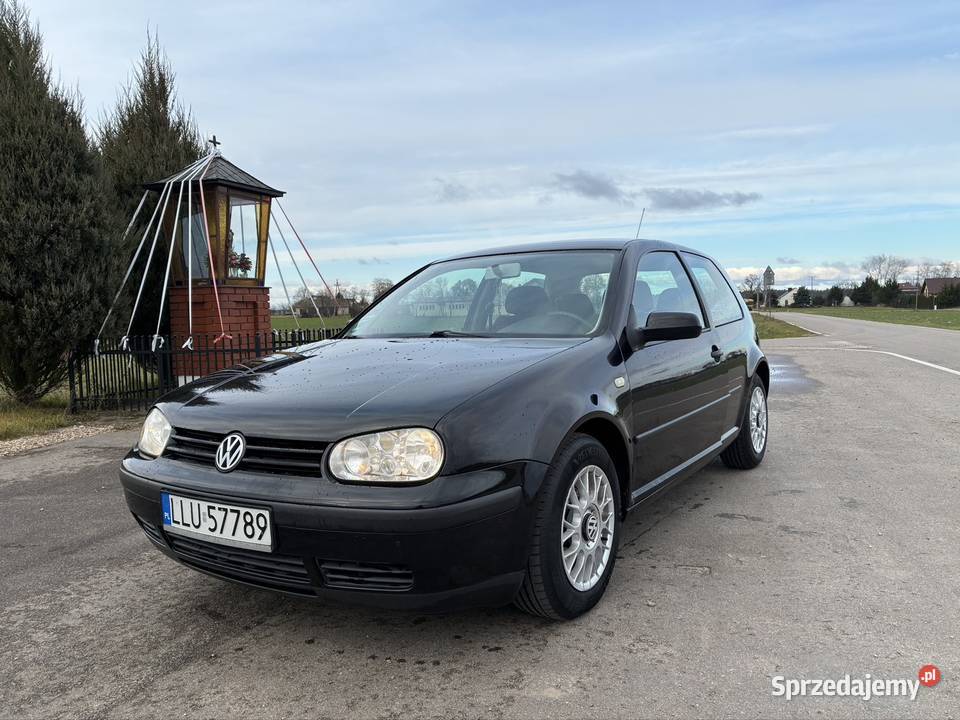 Golf IV czarny Wola Okrzejska