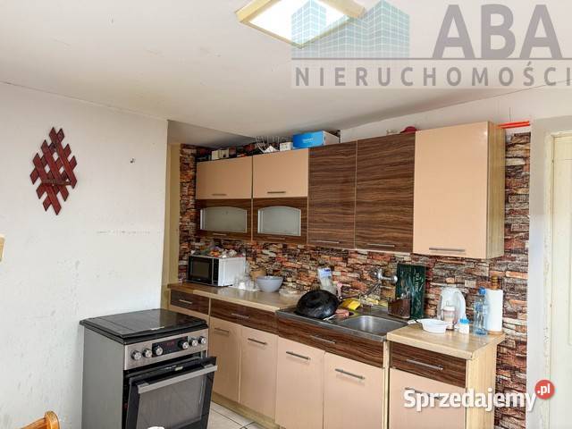 DOM Z DUŻYM POTENCJAŁEM BUDYNKI GOSPODARCZE Anusin