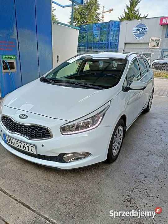 KIA JD CEED KOMBI 16 3 135 99 KW 2015 Stan Wrocław