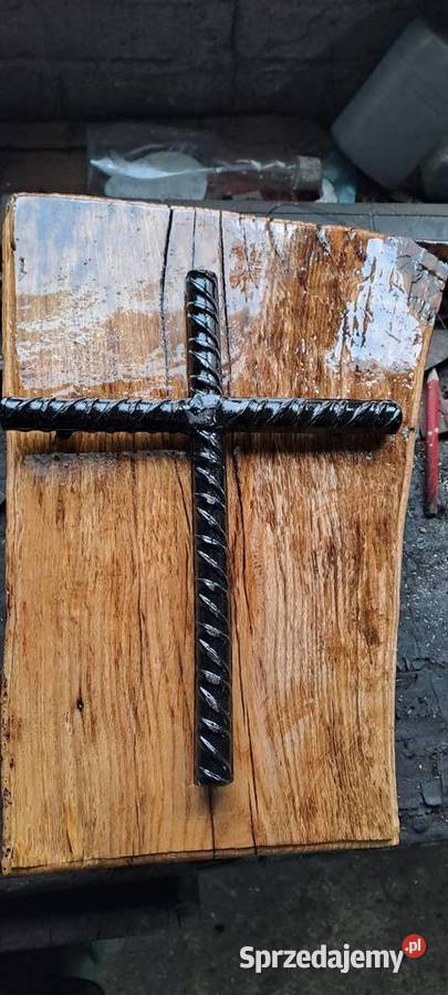 Krzyż na dębowej desce Rękodzieło