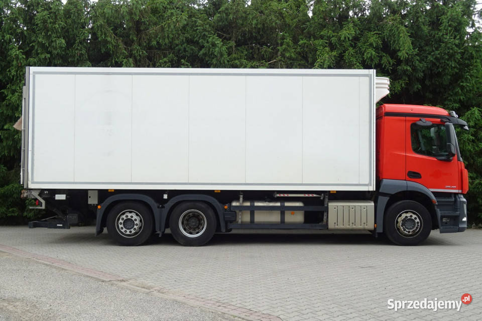 Mercedes Antos 2840 Syp euro 6 chłodni 3 osie klimatyzacja