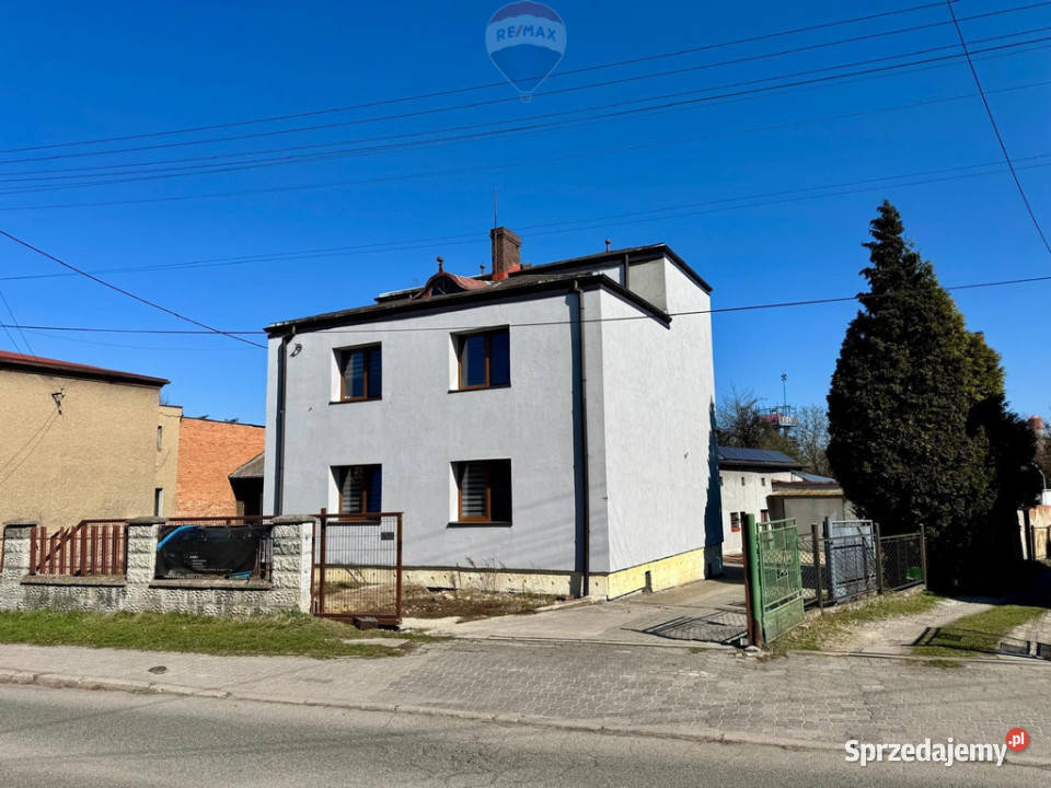 Duży dom z działką 2115 m i 3 garażami Rydułtowy