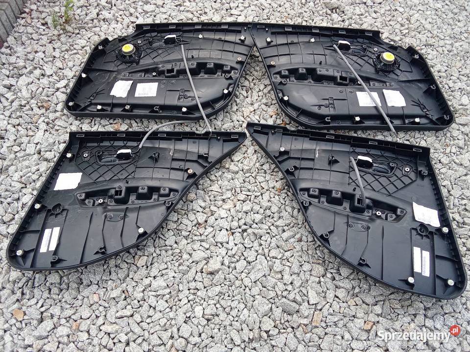 BMW e87 tapicerki drzwi komplet czarny welur