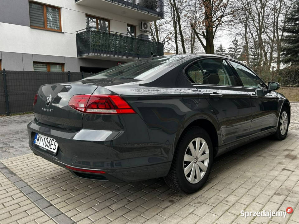 Volkswagen Passat Pierwsza rejestracja 032021r benzyna Warszawa