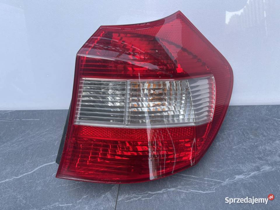 BMW 1 E87 PRAWA LAMPA TYŁ