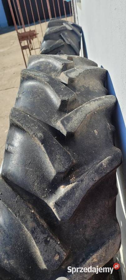 Opony z felgami Ursus 3512 124 R32 Stomil