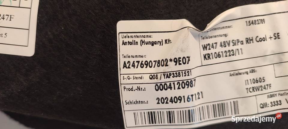 MERCEDES W247 BOCZEK BAGAŻNIKA PRAWY A2476907802