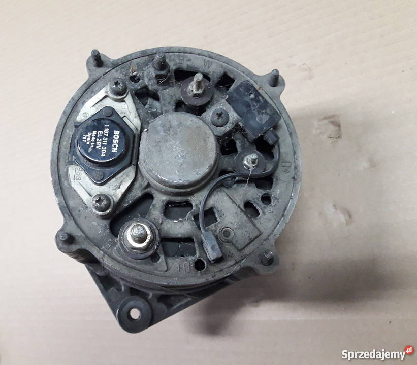 VOLVO FH ALTERNATOR BOSCH 0120469798 28V 1055A Części samochodowe Bieleń