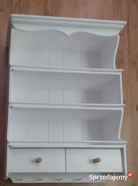 Rustykalne półki kuchenne