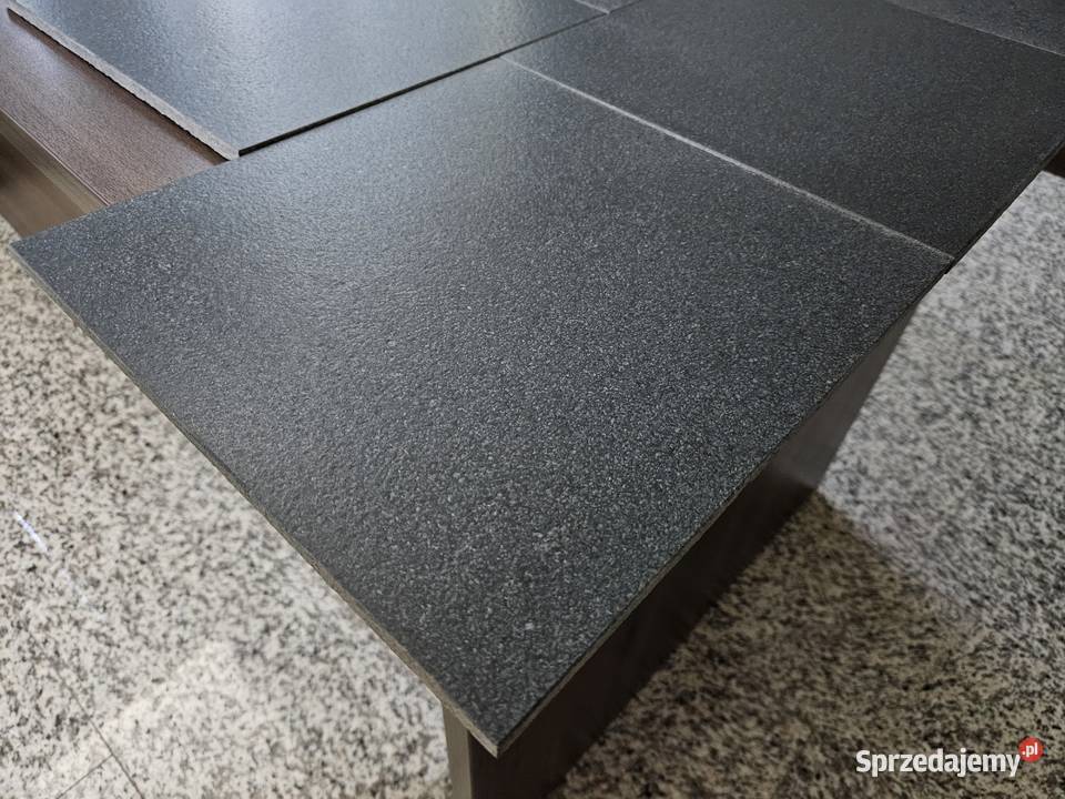 Płytka granitowa ABSOLUT BLACK 305x305x1 Przemyśl