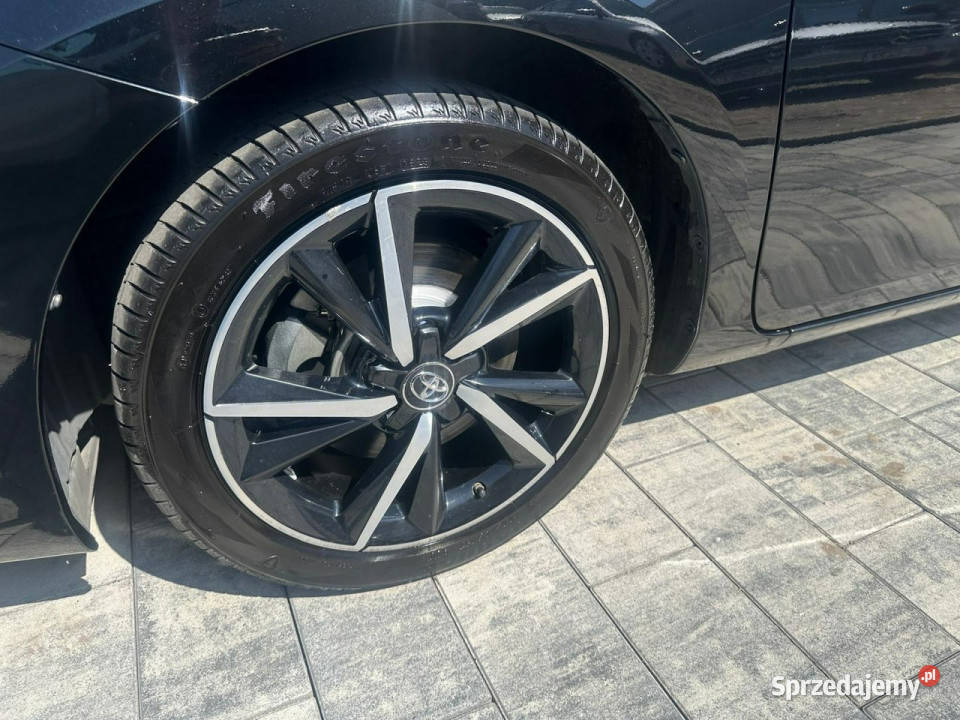Toyota Auris Hybryda niski przebieg oryginalny Poznań sprzedam