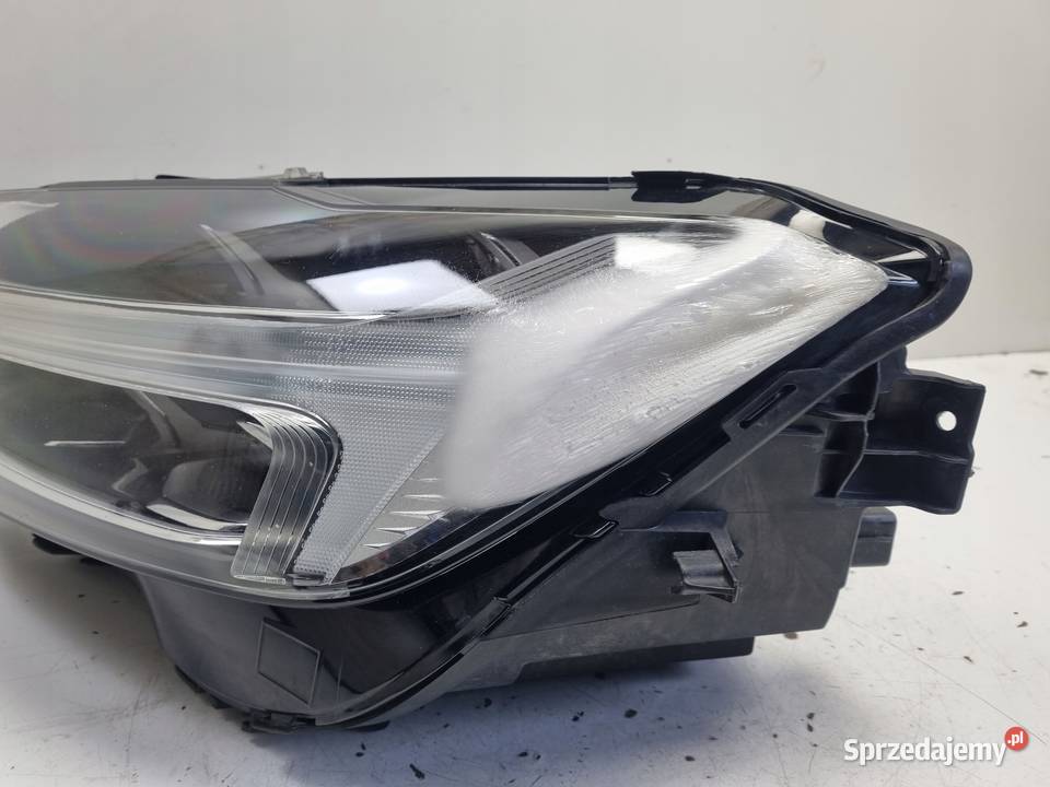 Volvo XC60 II LIFT 21 PRZEDNIA LAMPA LEWA lewy osobowe