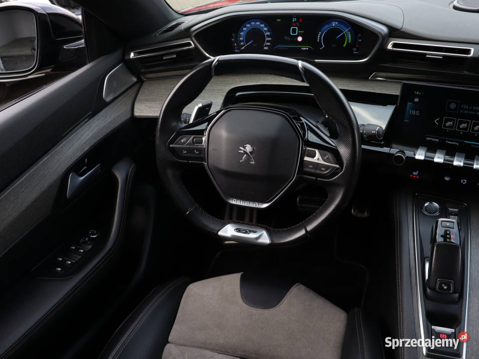 Peugeot 508 Hybrid 225 komputer pokładowy