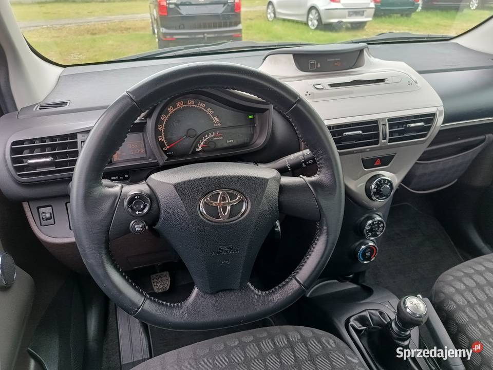 Toyota IQ 10 benzyna z klimatyzacją iQ Podkonice Miejskie