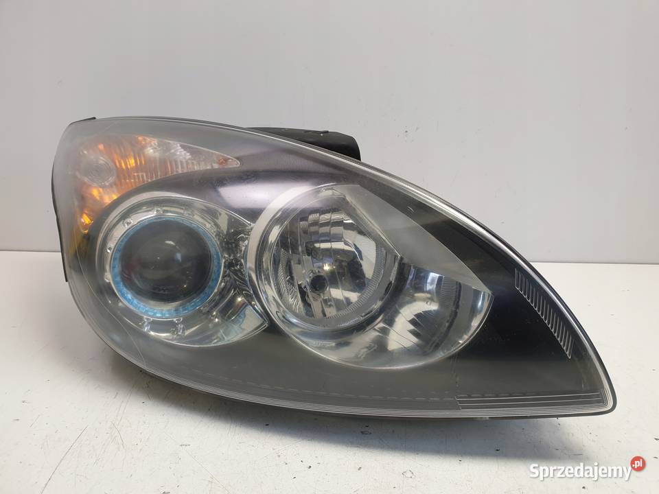 Hyundai i30 LIFT PRZEDNIA LAMPA PRAWA prawy lubelskie Janów