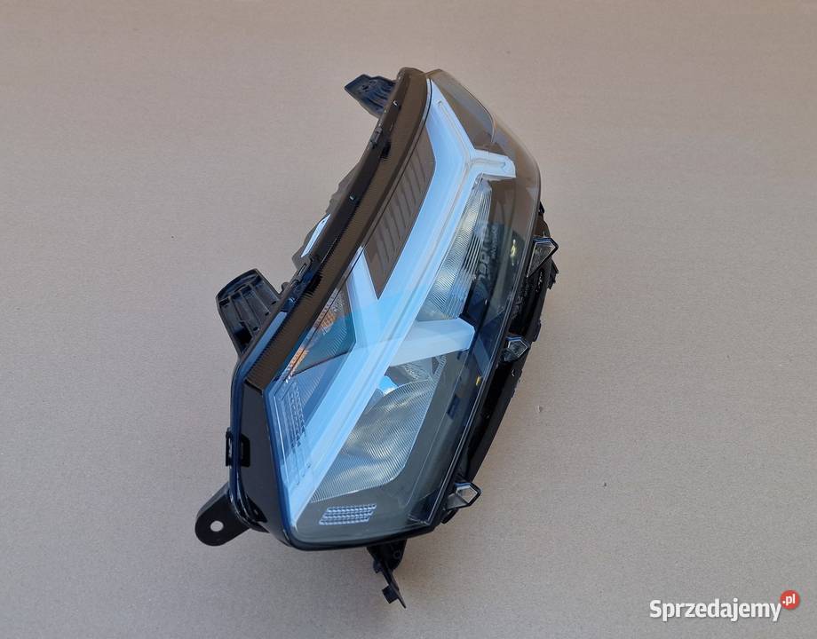 DACIA SANDERO III JOGGER LAMPA REFLEKTOR Bieleń