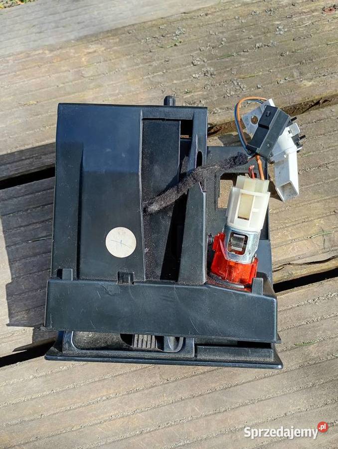 Audi A3 8L Popielniczka Iłownica