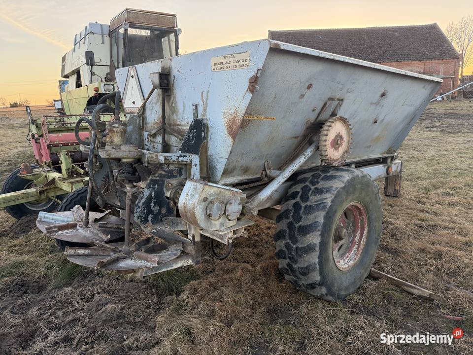 RCW 5 Rozsiewacz Wapna Nawozu Mocna Maszyna Rozsiewacze nawozów Człopa