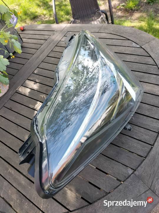Lampa przednia prawa Toyota Yaris III 3 LIFT Chocianów